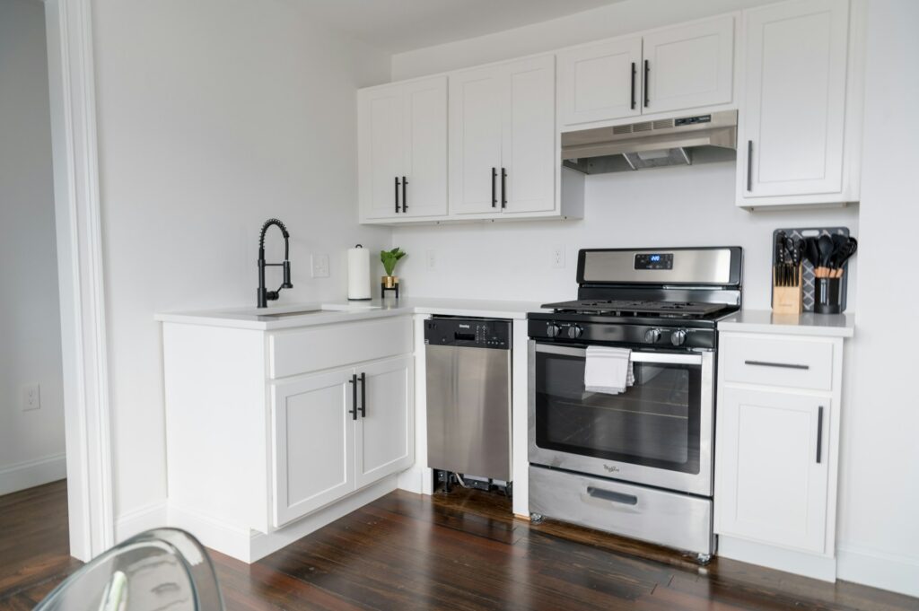 Empty clean kitchen ready for move-in